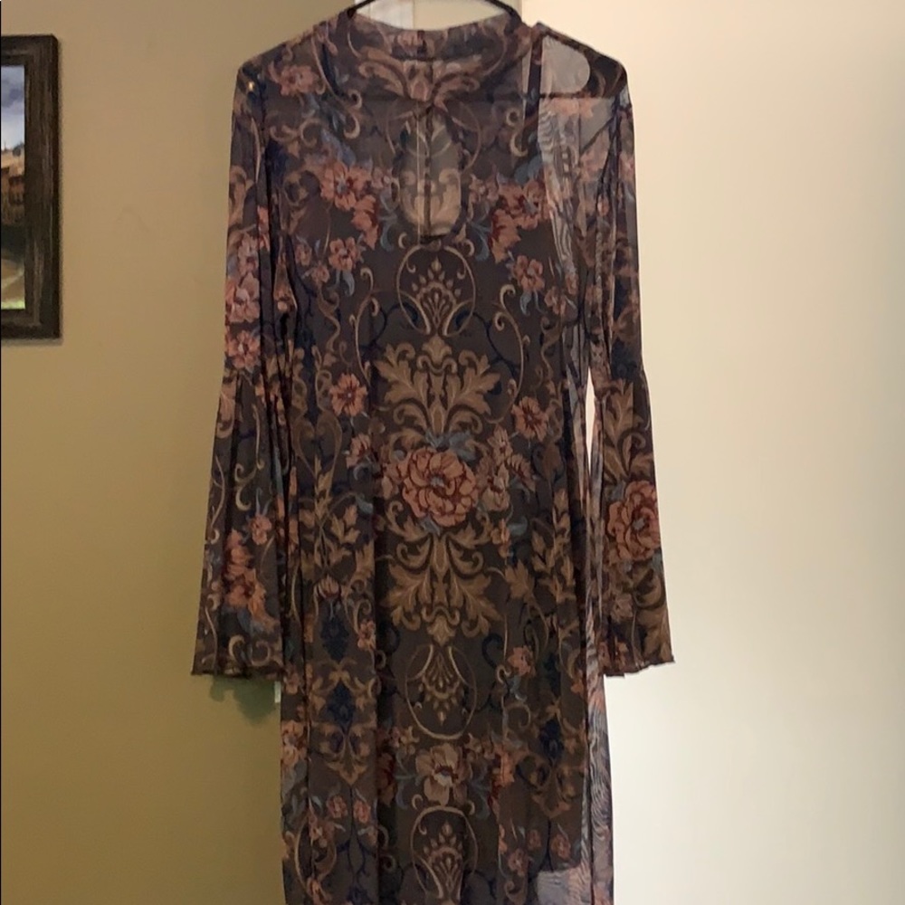 Venus key hole neck dress, large, new never worn